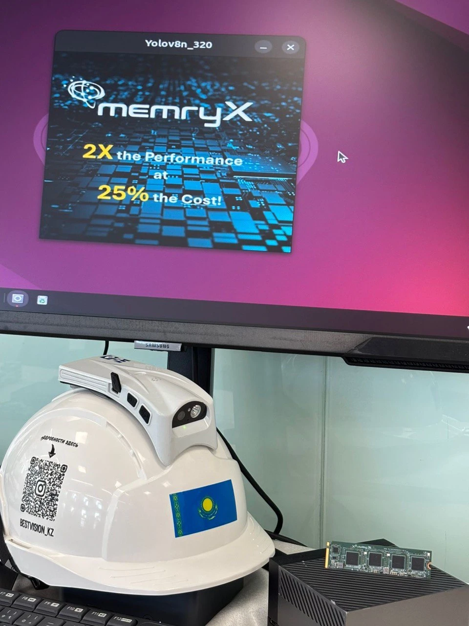 Демонстрация умной каски Best Vision в демо-комнате Memryx